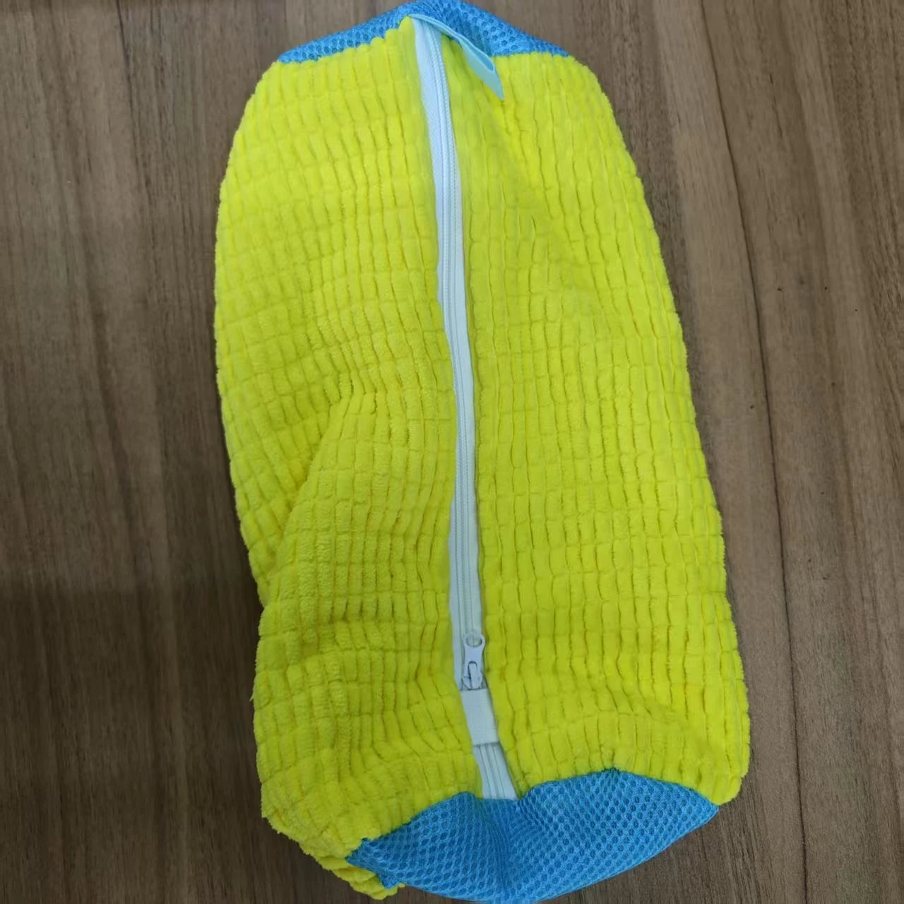 Shoe cleaning bag